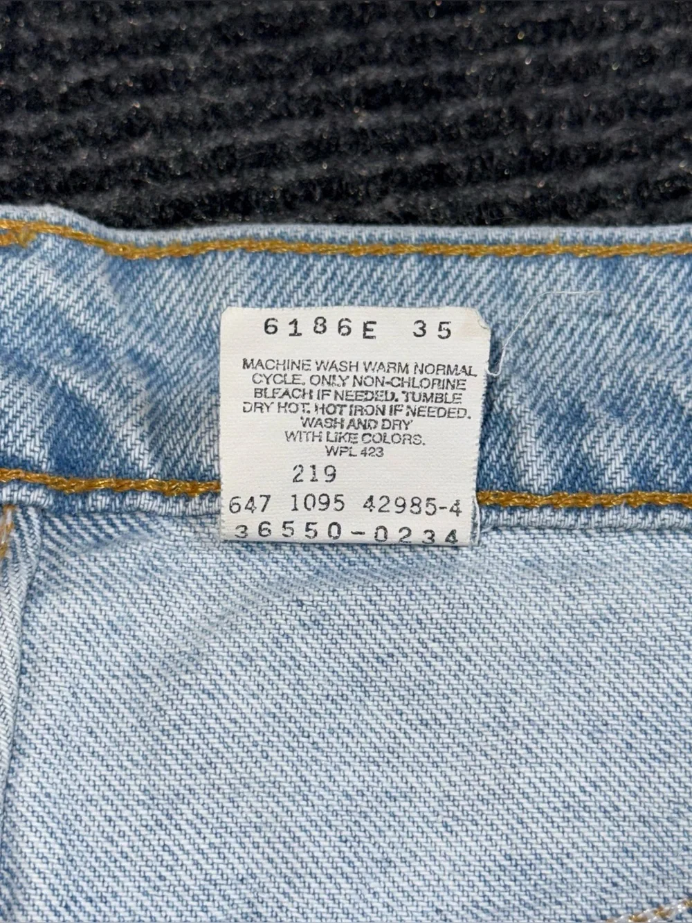 Vtg 90s Levi’s 550 Relaxed Orange Tab Denim Shorts Light Wash 27 (tag 29) Jorts